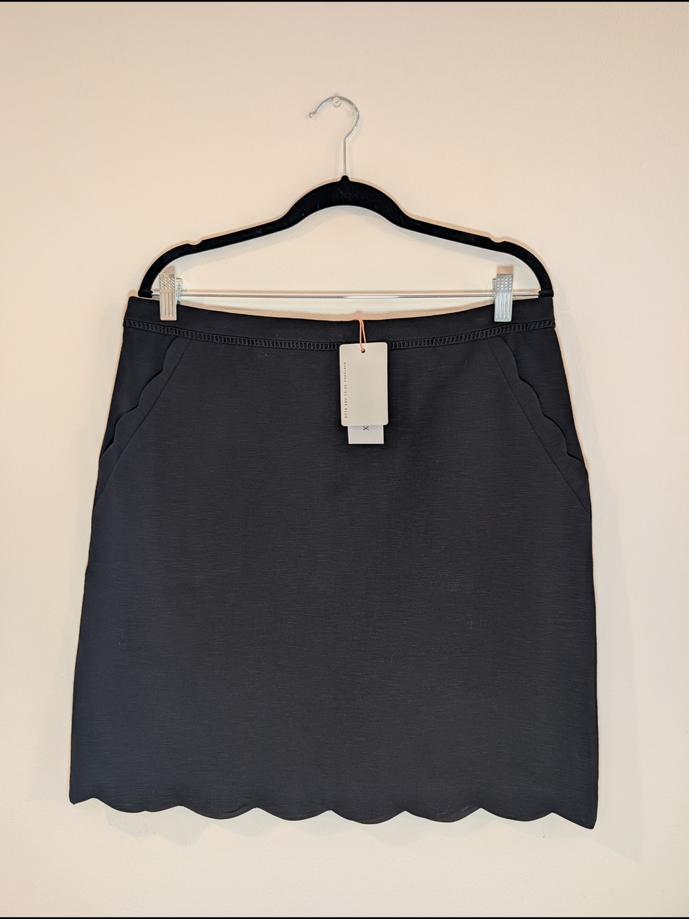NWT Skies Are Blue Black Scallop-Hem Pencil Skirt